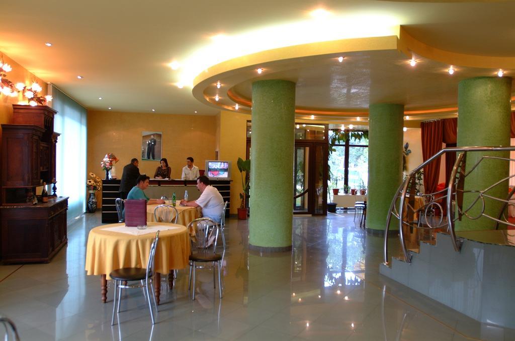 Hotel Le Baron Timisoara Luaran gambar