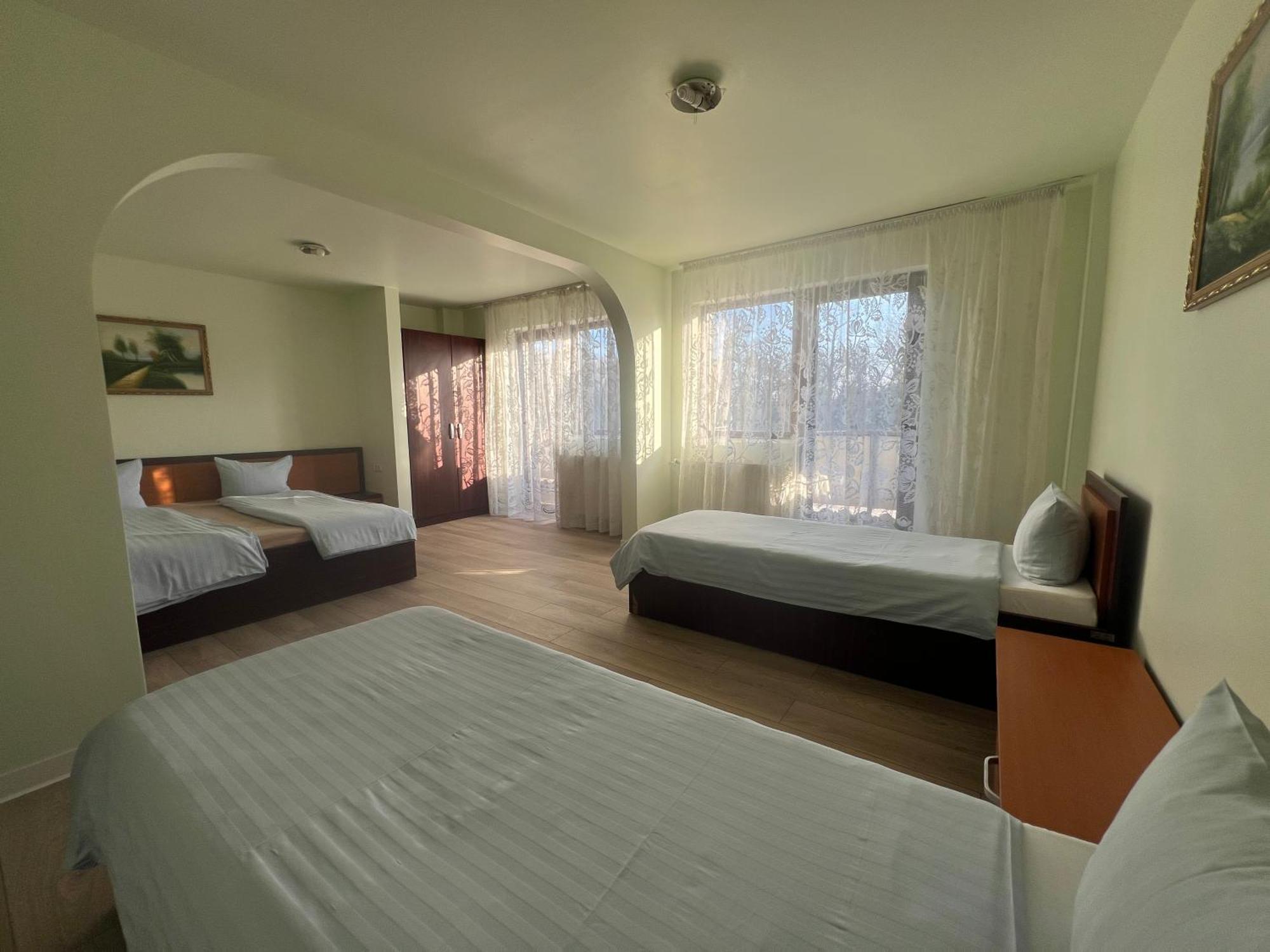 Hotel Le Baron Timisoara Luaran gambar